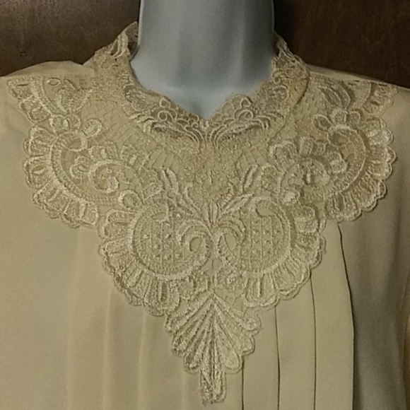 NWOT LIZ BAKER OFF WHITE VICTORIAN LACE BLOUSE - Picture 2 of 8